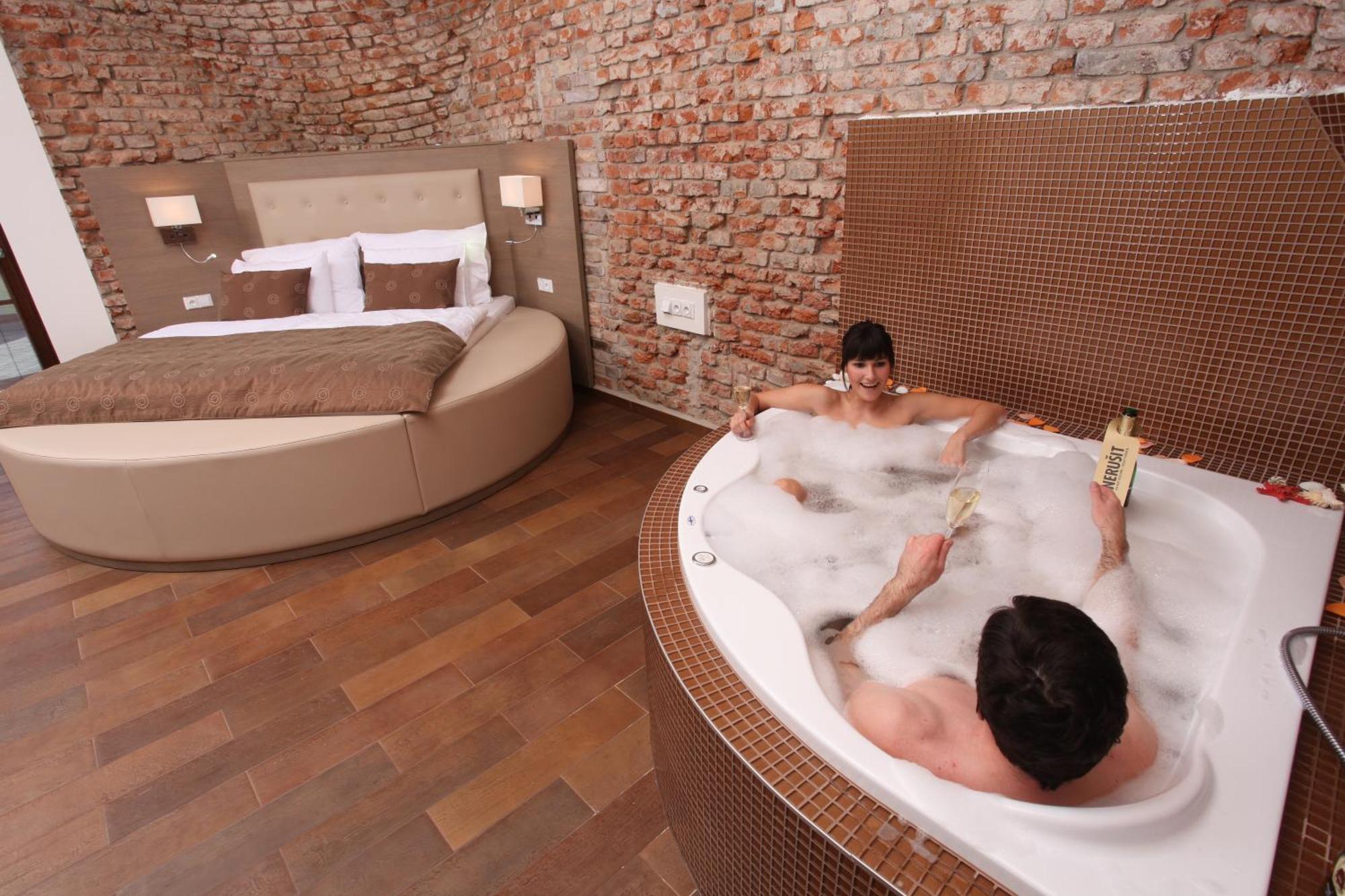 Hotel Sladovna Cerná Hora Quarto foto