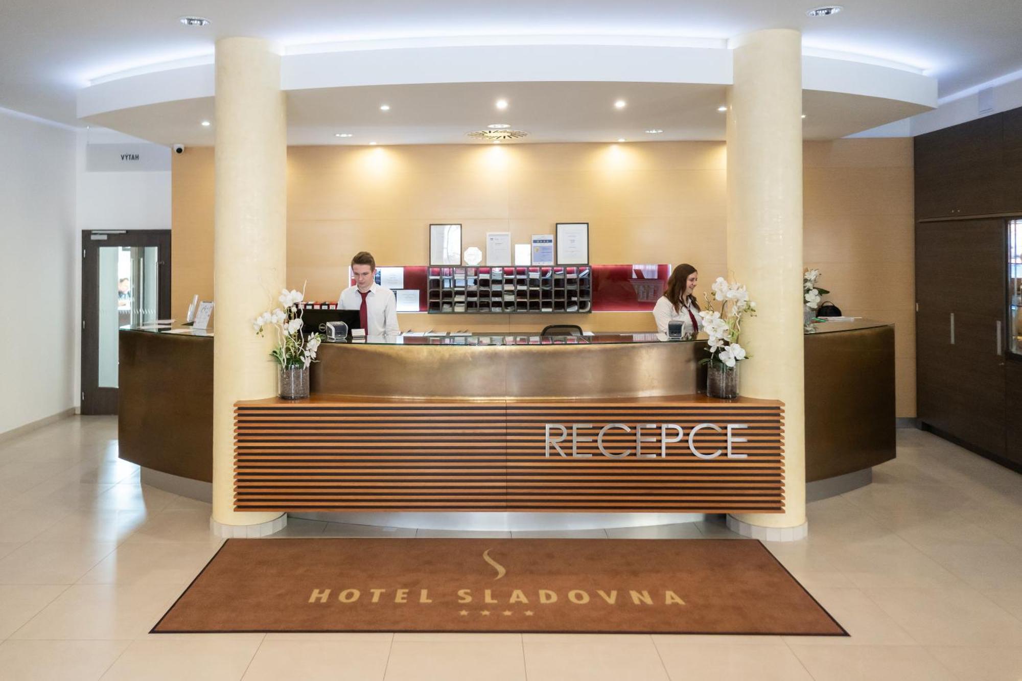 Hotel Sladovna Cerná Hora Exterior foto
